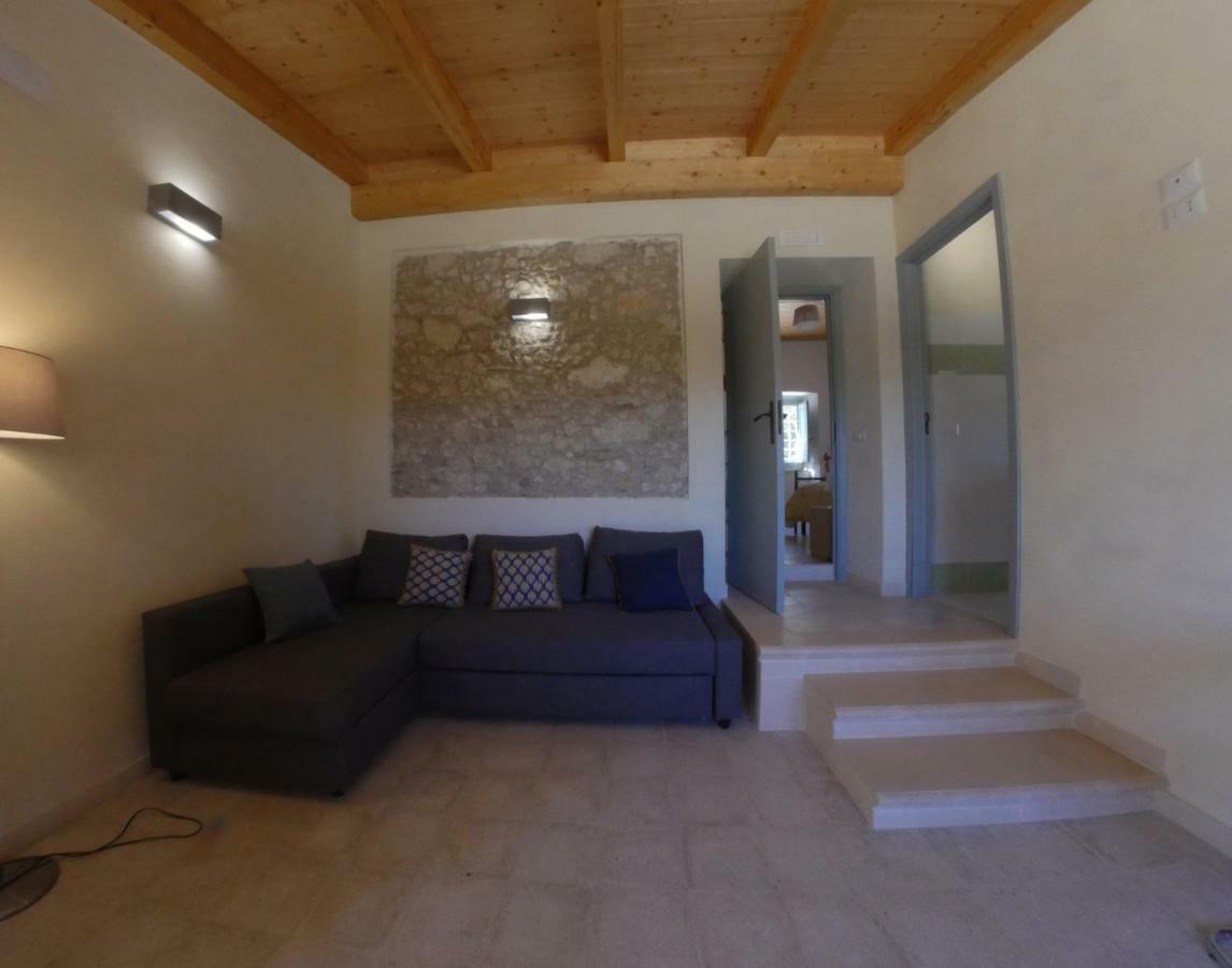 Villa La Casa Del Miele Di Borgo Carbone à Locri Extérieur photo